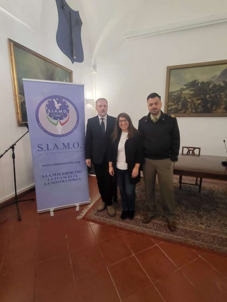 In foto da sinistra a destra il Presidente nazionale Stefano FILIPPI, il segretario regione Lazio Sara Ronconi e il segretario locale del CNAEI Raffaele Orlando.